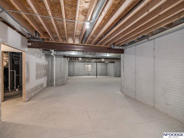 3301 S 212 Street, Omaha, NE 68022