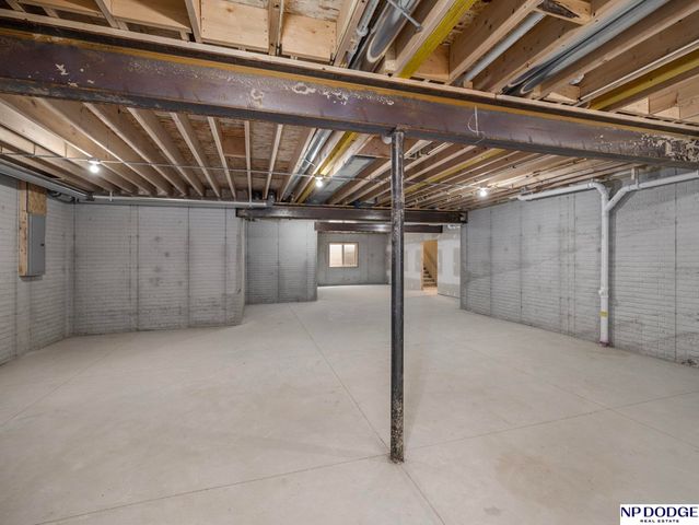 3301 S 212 Street, Omaha, NE 68022