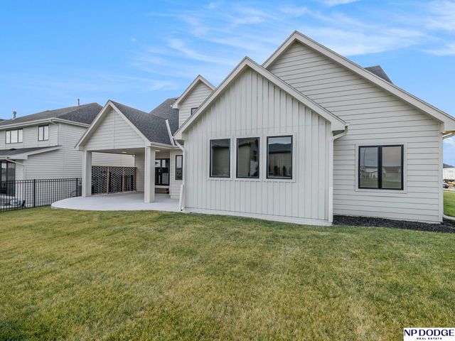 3301 S 212 Street, Omaha, NE 68022