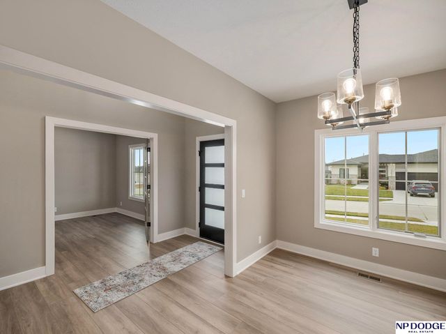 3301 S 212 Street, Omaha, NE 68022