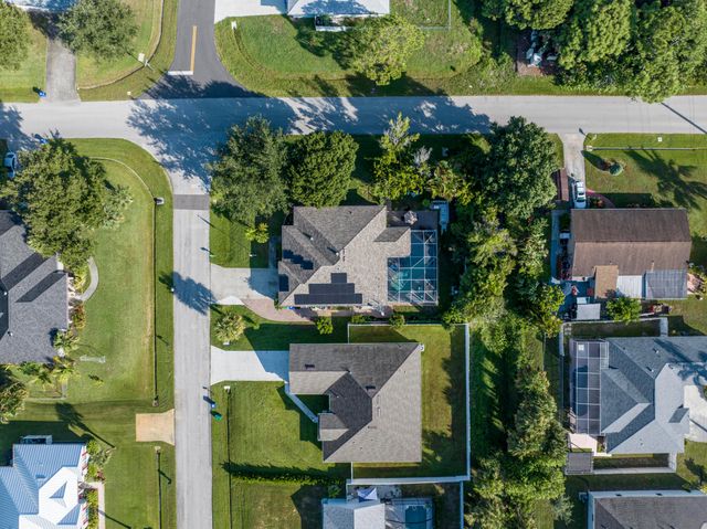 1302 Coverbrook Lane, Sebastian, FL 32958