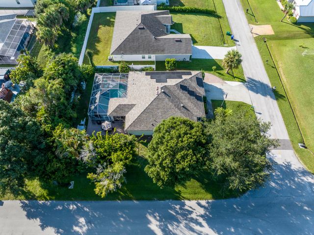 1302 Coverbrook Lane, Sebastian, FL 32958