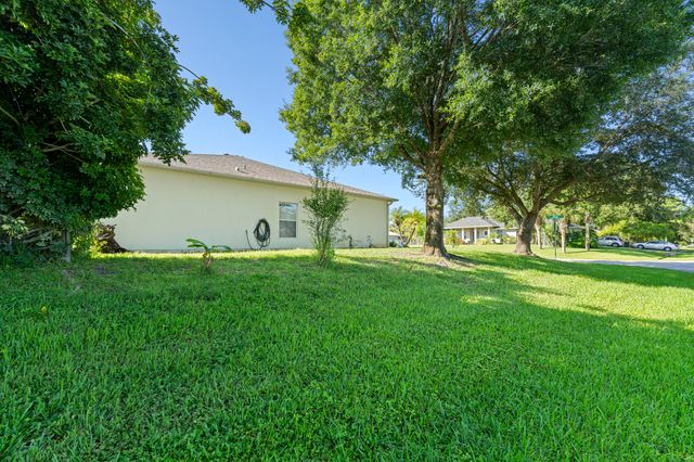 1302 Coverbrook Lane, Sebastian, FL 32958