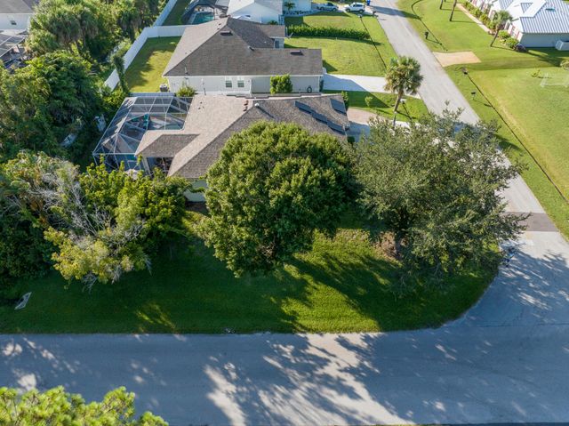 1302 Coverbrook Lane, Sebastian, FL 32958