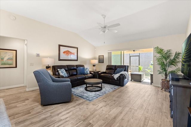 2004 FLOWERSVILLE PLACE, The Villages, FL 32163