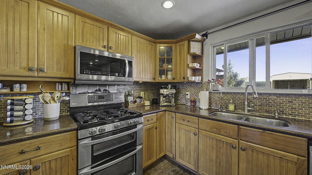 Image 11 of property listing at 10585 Silver Knolls Boulevard, Reno, NV 89508