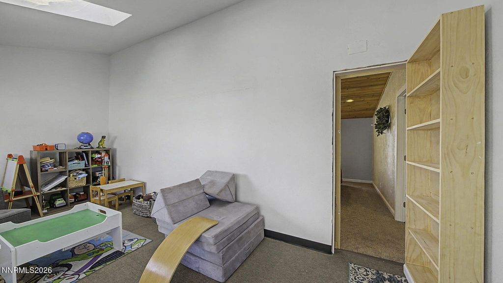 Image 21 of property listing at 10585 Silver Knolls Boulevard, Reno, NV 89508