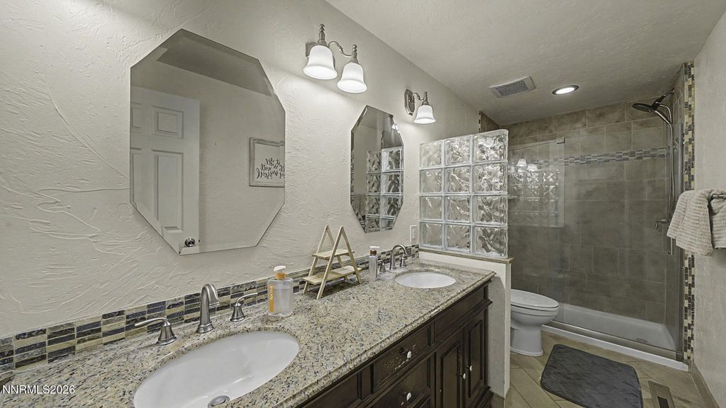 Image 22 of property listing at 10585 Silver Knolls Boulevard, Reno, NV 89508