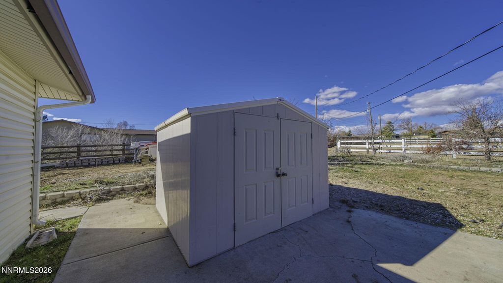 Image 38 of property listing at 10585 Silver Knolls Boulevard, Reno, NV 89508