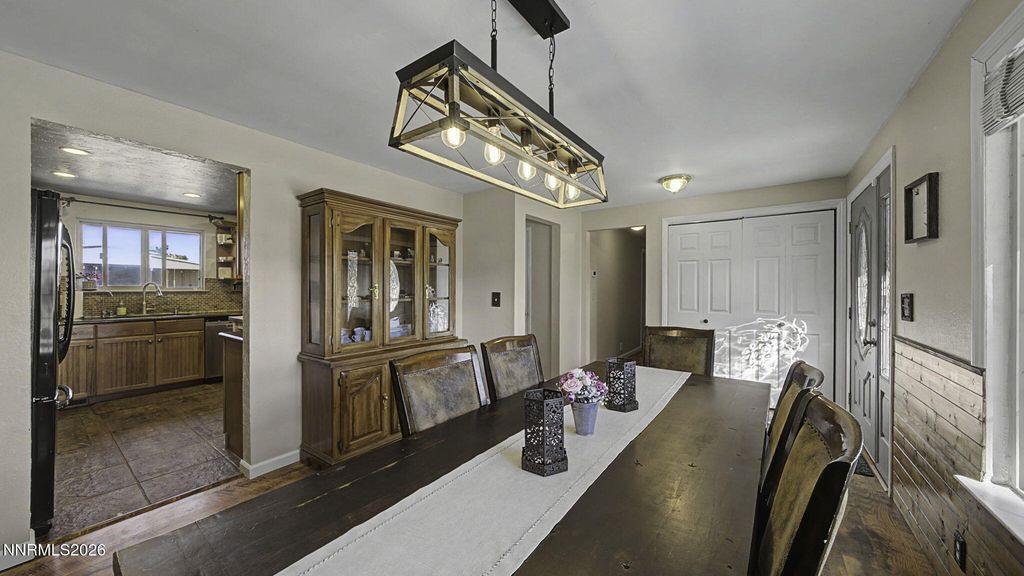 Image 4 of property listing at 10585 Silver Knolls Boulevard, Reno, NV 89508