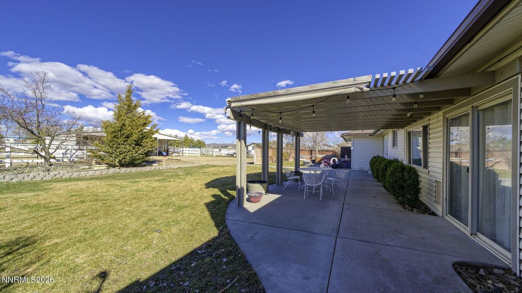 Image 40 of property listing at 10585 Silver Knolls Boulevard, Reno, NV 89508