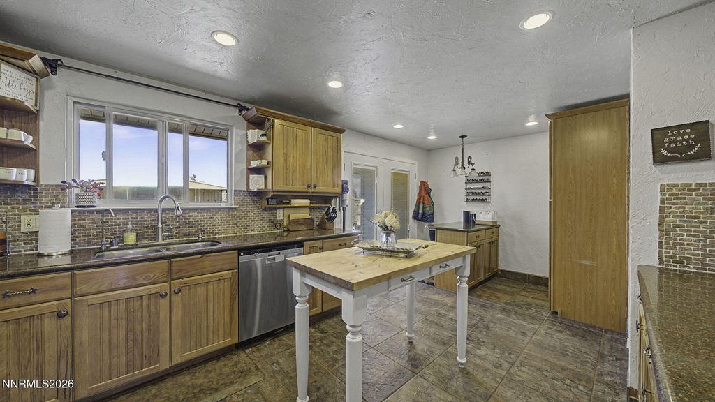 Image 7 of property listing at 10585 Silver Knolls Boulevard, Reno, NV 89508