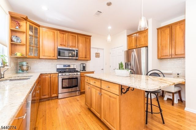 21 Stirrup Ln, Raritan Twp., NJ 08822