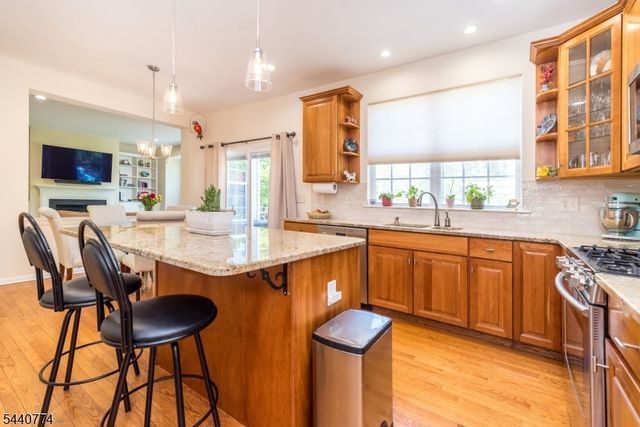 21 Stirrup Ln, Raritan Twp., NJ 08822