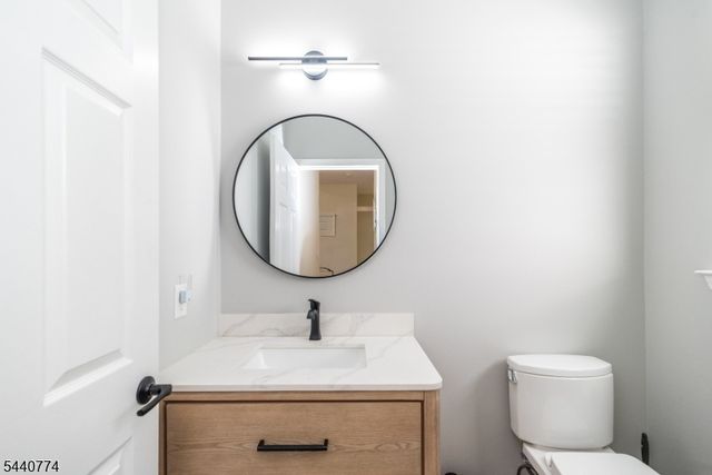 21 Stirrup Ln, Raritan Twp., NJ 08822