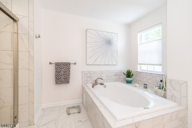 21 Stirrup Ln, Raritan Twp., NJ 08822