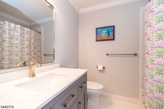 21 Stirrup Ln, Raritan Twp., NJ 08822