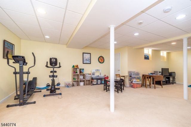 21 Stirrup Ln, Raritan Twp., NJ 08822