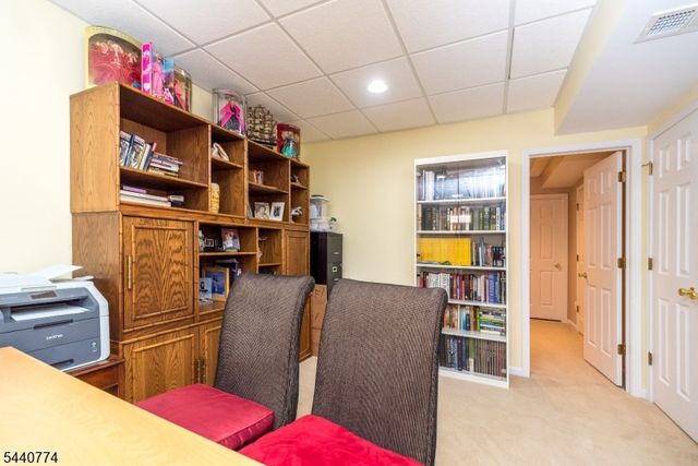 21 Stirrup Ln, Raritan Twp., NJ 08822