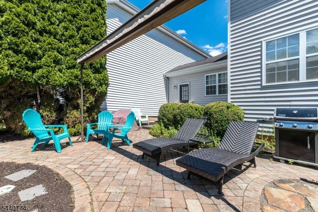 21 Stirrup Ln, Raritan Twp., NJ 08822
