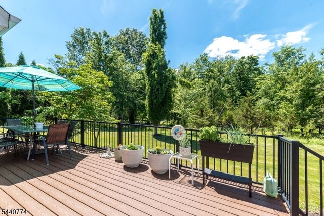 21 Stirrup Ln, Raritan Twp., NJ 08822