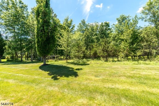 21 Stirrup Ln, Raritan Twp., NJ 08822