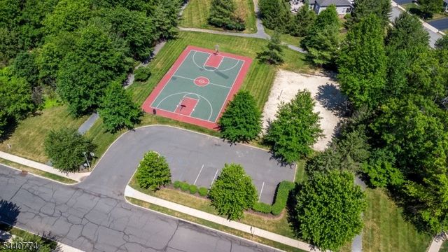 21 Stirrup Ln, Raritan Twp., NJ 08822