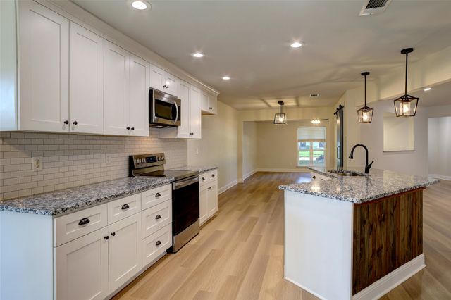 1911 University Drive, Richardson, TX 75081
