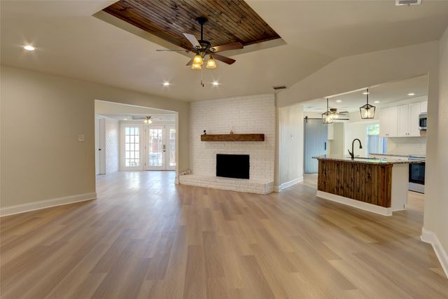 1911 University Drive, Richardson, TX 75081