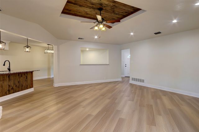 1911 University Drive, Richardson, TX 75081