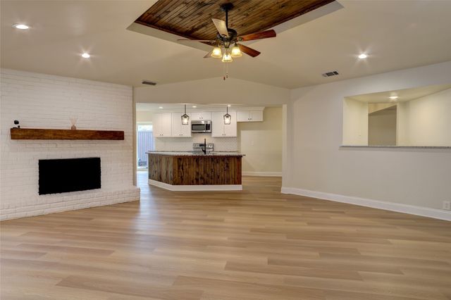 1911 University Drive, Richardson, TX 75081