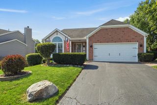 413 Harbor Drive, Carpentersville, IL 60110