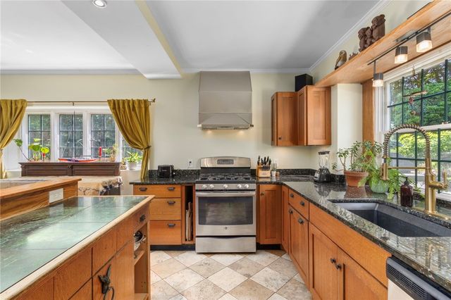 345 Highland Drive, Jamestown, RI 02835