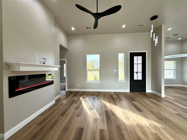 1121 County road 4104, Greenville, TX 75401