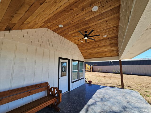 1020 S Tool Drive, Tool, TX 75143