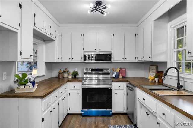 2505 Winston Ct, Glen Allen, VA 23060
