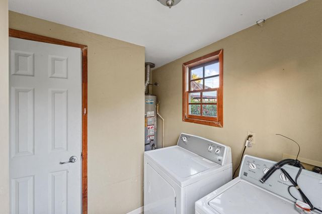 1615 Airline Drive, Houston, TX 77009