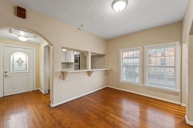 1615 Airline Drive, Houston, TX 77009