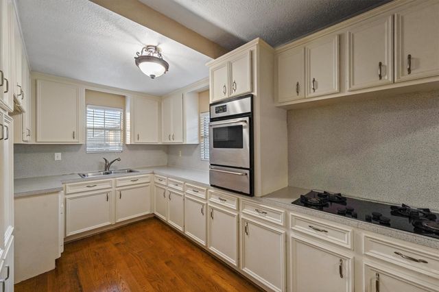 1615 Airline Drive, Houston, TX 77009