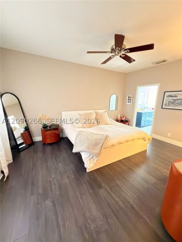 5051 SW 35th Way, Hollywood, FL 33312