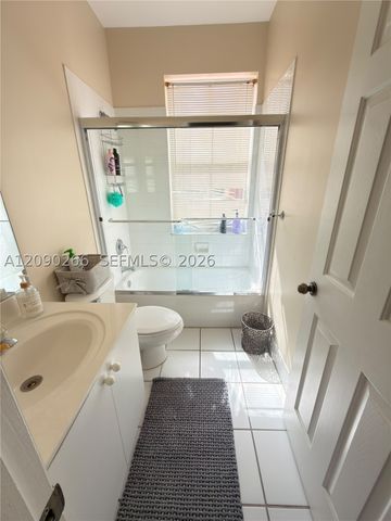 5051 SW 35th Way, Hollywood, FL 33312