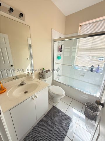 5051 SW 35th Way, Hollywood, FL 33312