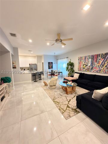 5051 SW 35th Way, Hollywood, FL 33312