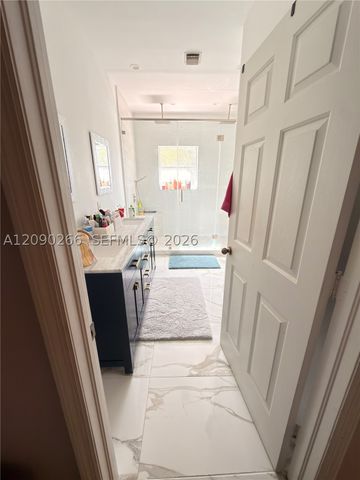 5051 SW 35th Way, Hollywood, FL 33312