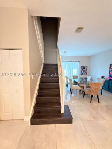 5051 SW 35th Way, Hollywood, FL 33312