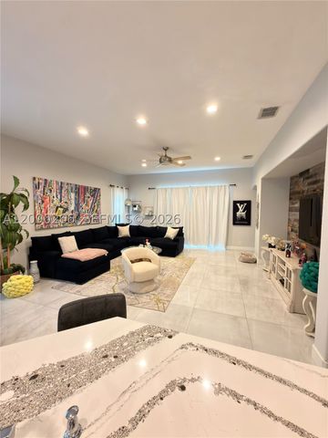 5051 SW 35th Way, Hollywood, FL 33312