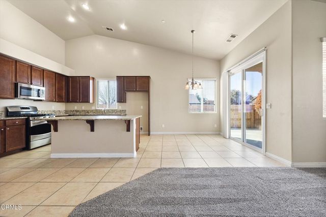 9014 Cadbury Drive, Bakersfield, CA 93311