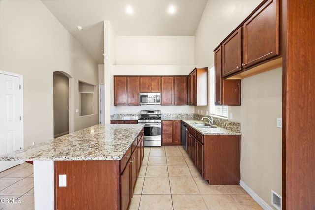 9014 Cadbury Drive, Bakersfield, CA 93311