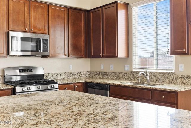 9014 Cadbury Drive, Bakersfield, CA 93311