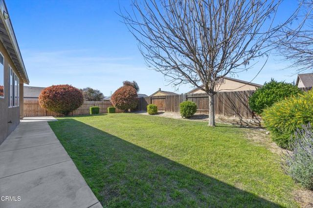 9014 Cadbury Drive, Bakersfield, CA 93311